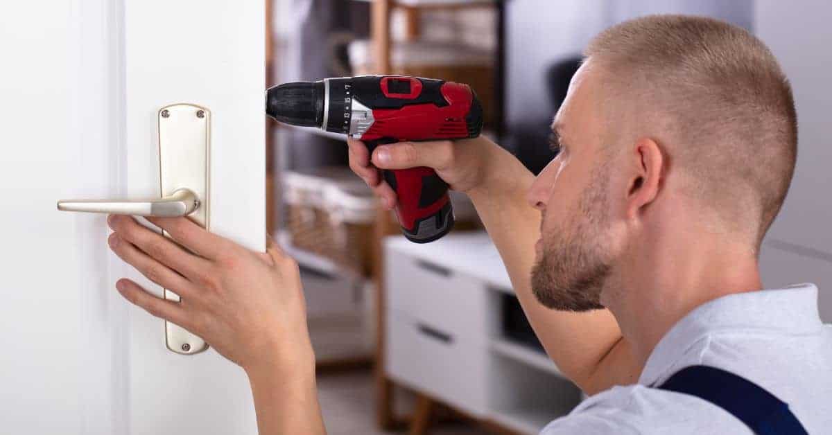 4 טיפים לניקוי הדלת לאחר החלפת מנעול